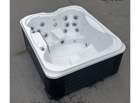 Гидромассажный мини спа-бассейн JNJ Spas Octave